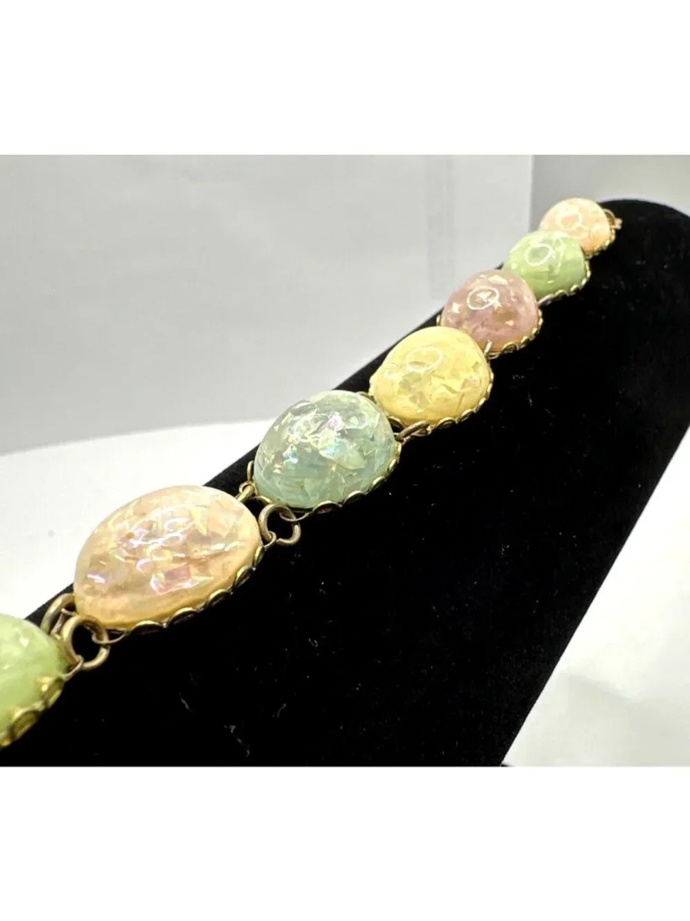 CORO Pegasus Confetti Bracelet Cabochon Pastel Lucite Vintage Gran Retro Dainty - Picture 15 of 15